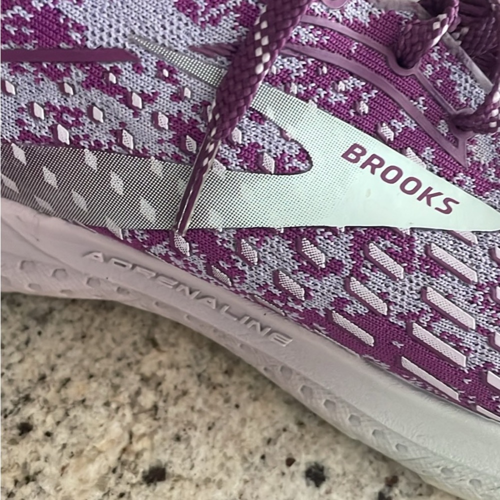 Brooks Purple Athletic Shoes with Patterned Design Size 12 - Picture 2 of 5